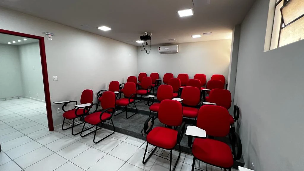 Sala de aula da YES! Idiomas Cascatinha em Juiz de Fora